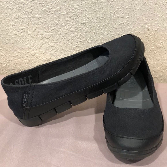 crocs stretch sole flat